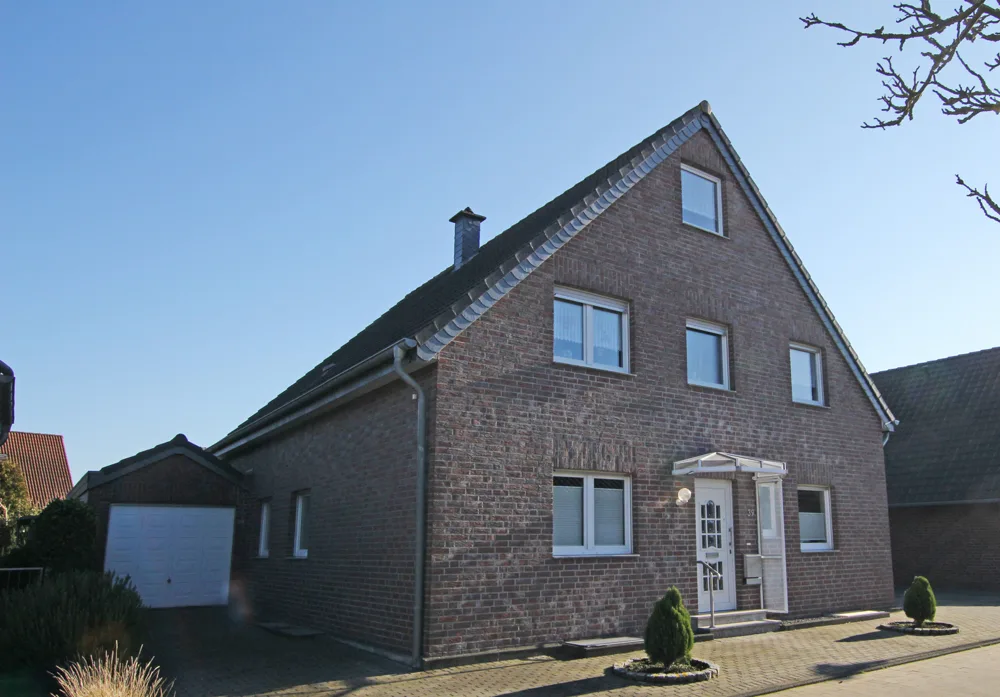Einheit 1 Eingang+Garage