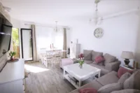 Blick ins Wohnzimmer