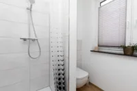 Gäste-WC mit Dusche - Foto 1