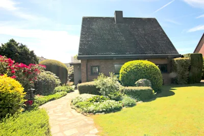 Freistehendes Einfamilienhaus mit Traumgarten!, 50181 Bedburg, Einfamilienhaus