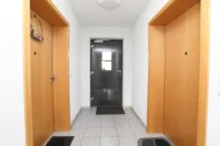 Eingangsbereich Wohnung links