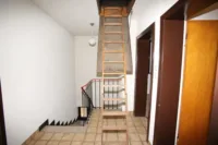 Treppe zum Spitzboden