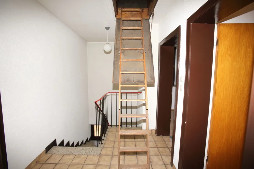 Treppe zum Spitzboden