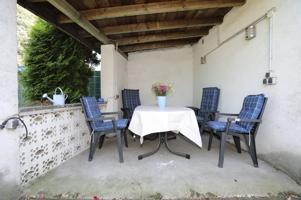 überdachte Terrasse