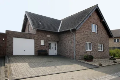 Hier werden Sie sich wohl fühlen! Einfamilienhaus in Top Lage – Mehrgenerationenwohnen möglich!, 41363 Jüchen, Einfamilienhaus