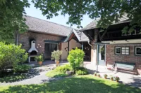 Garten mit Freisitz