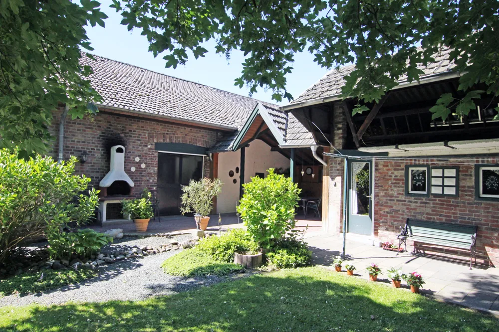 Garten mit Freisitz