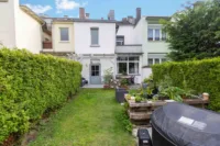 Garten und Hausrückfront
