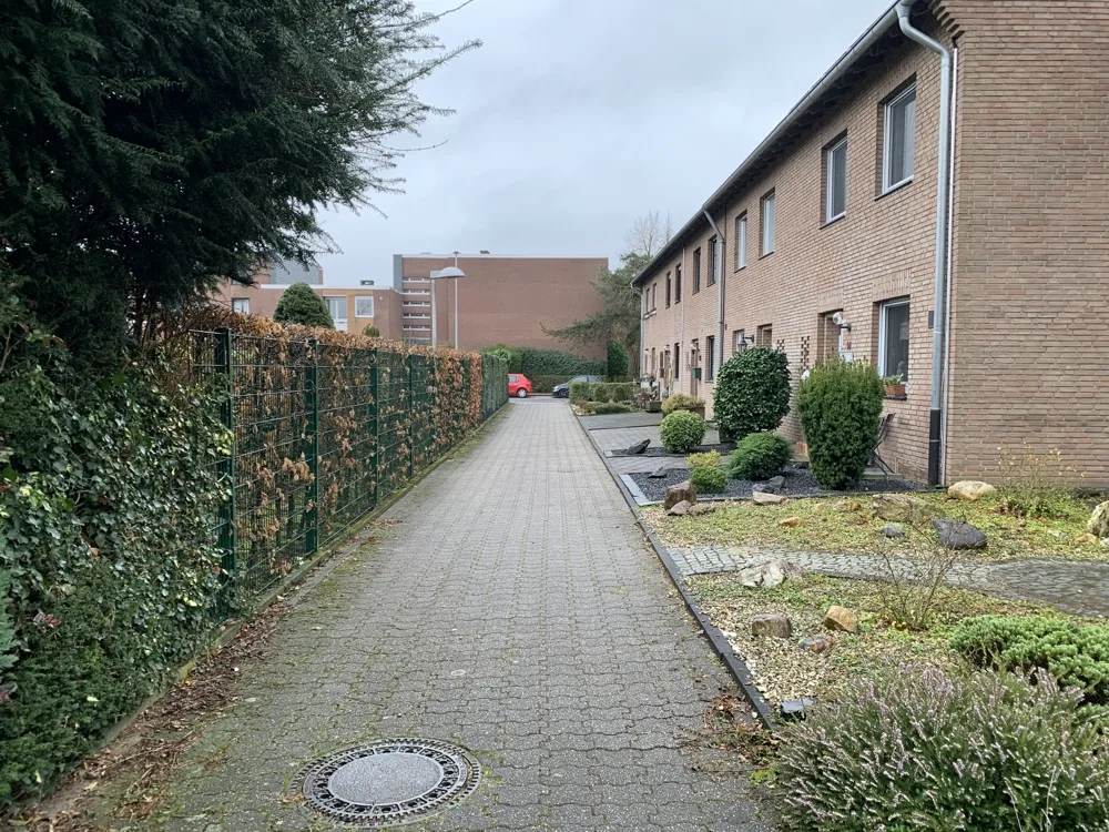 Zuwegung Haus