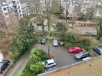 Blick auf die Außenstellplätze - Einzigartige Büroeinheit: 4 Büros, offene Bereiche, Dachterrasse – Hier macht Arbeiten Spaß!