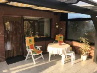 überdachte Terrasse