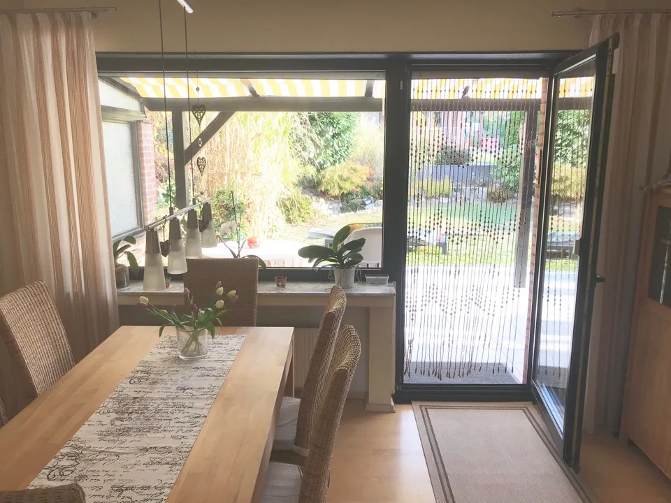 Esszimmer - Blick auf Terrasse