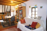 Essbereich mit Blick in die Küche - Wohnung 1