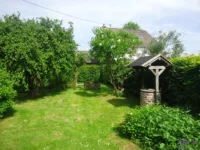 Garten mit Brunnen