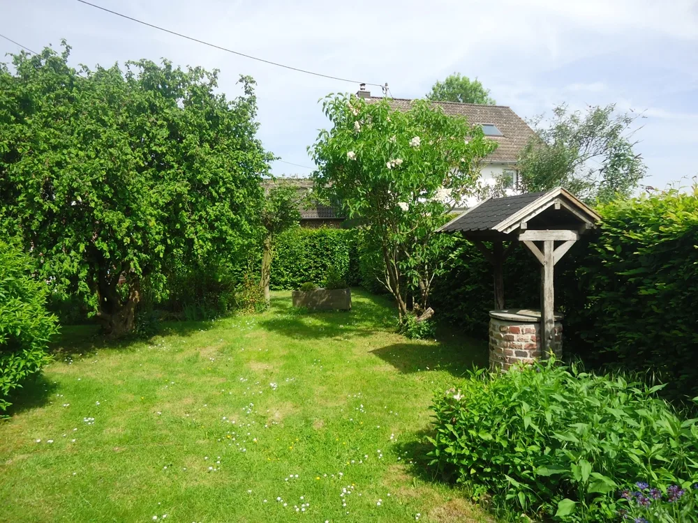 Garten mit Brunnen