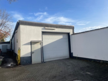 Blick auf die Halle - Gewerbehalle mit Büro – ideal für ruhigen Handwerksbetrieb
