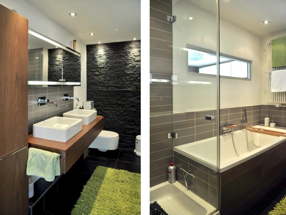 Badezimmer mit Wanne und Dusche ...