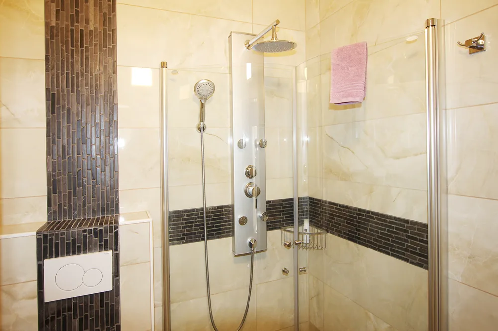 Gäste WC mit Dusche
