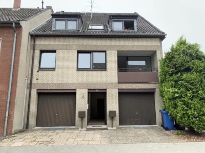 Mehrfamilienhaus mit Garagen in ruhiger Seitenstraße, 41236 Mönchengladbach, Mehrfamilienhaus