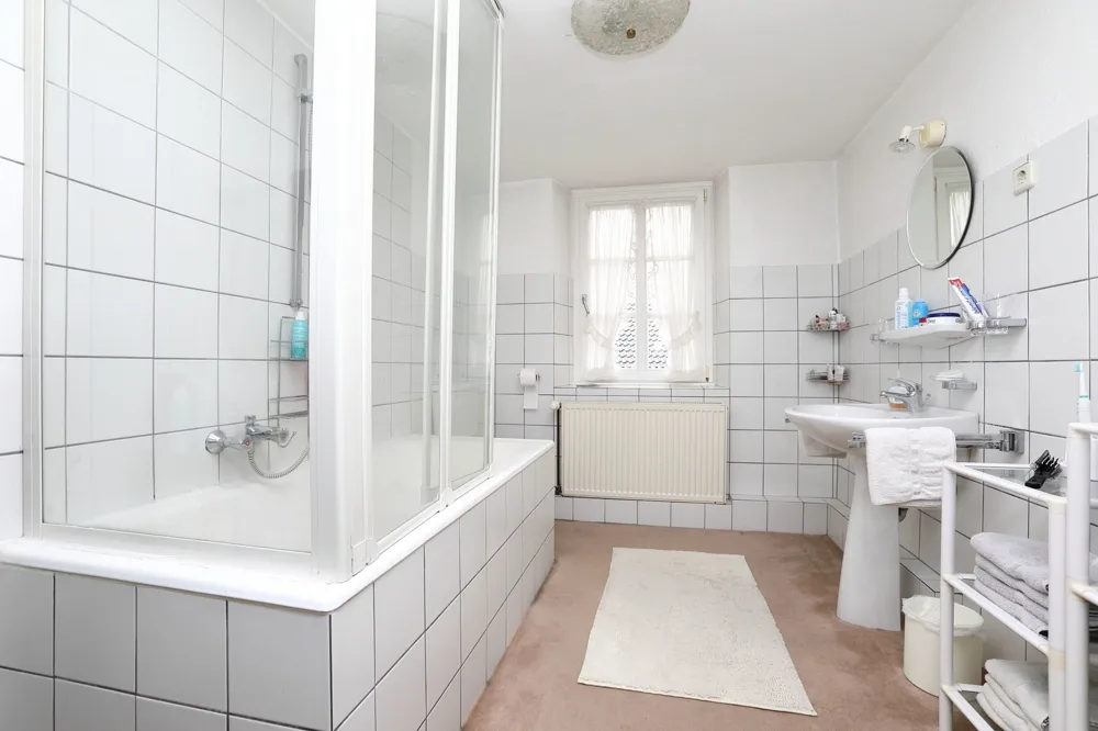 WOHNHAUS - Badezimmer 1. OG