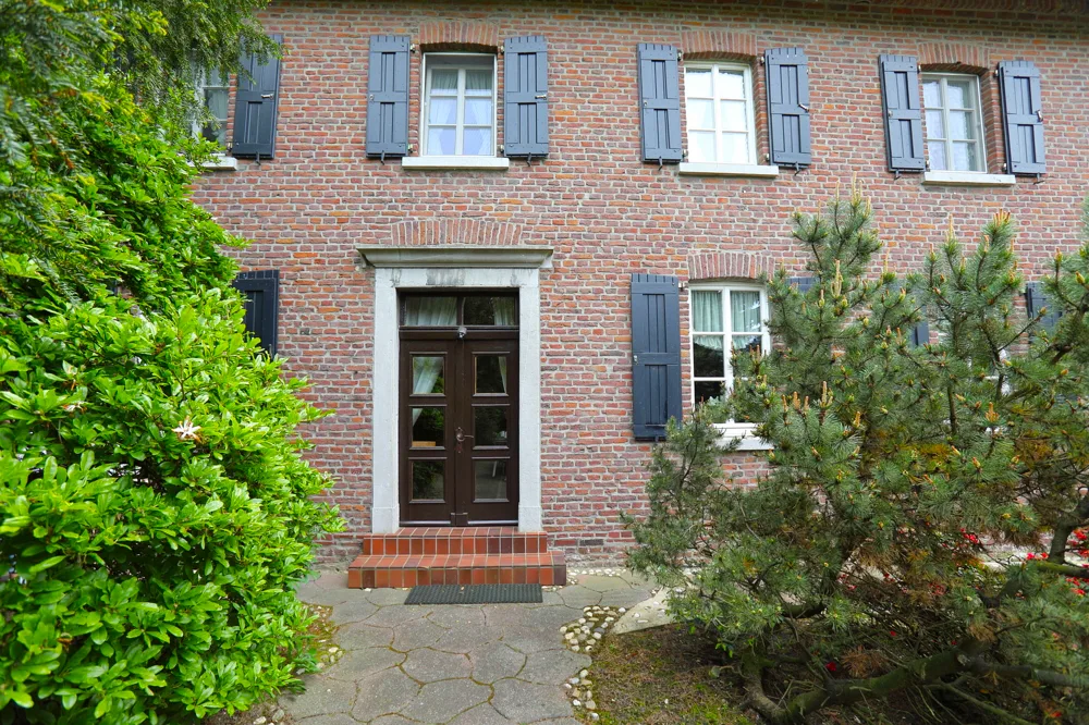 WOHNHAUS - Seiteneingang